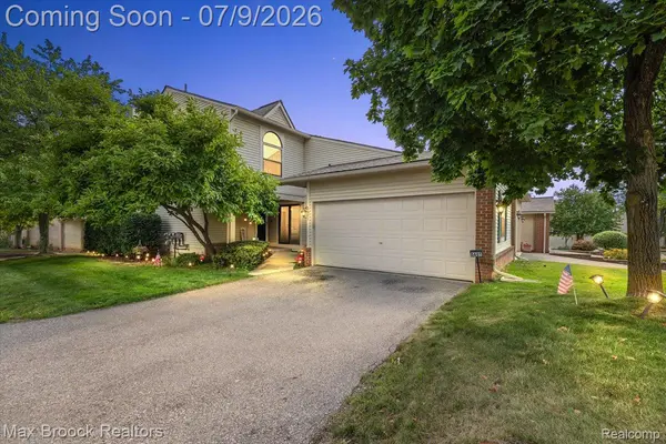 5601 Drake Hollow DR W, West Bloomfield Charter Township, MI 48322