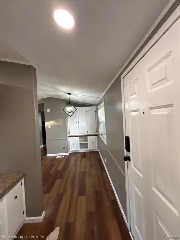 2035 Marmoor DR, Shelby Charter Township, MI 48317