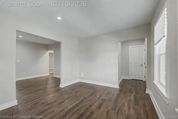 8111 E Hildale ST, Detroit, MI 48234