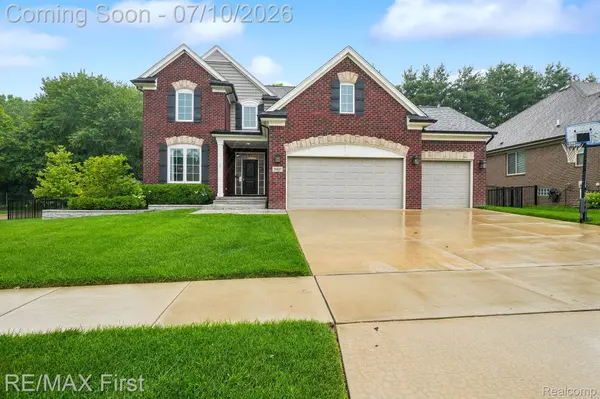 24687 Kabarda DR, Macomb Township, MI 48042