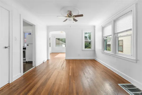 957 Winchester AVE, Lincoln Park, MI 48146