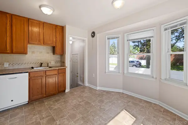 7604 Robinson AVE, Allen Park, MI 48101