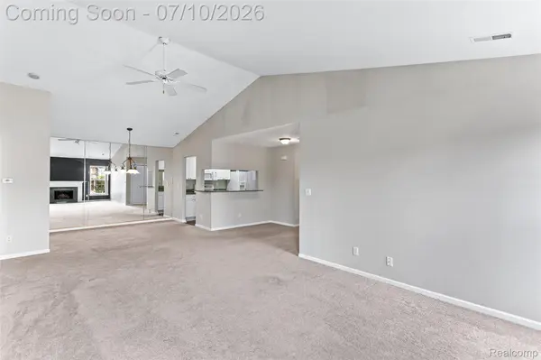 3553 Oakmonte BLVD, Oakland Charter Township, MI 48306