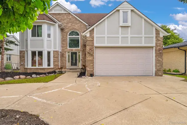 36832 Melbourne DR, Sterling Heights, MI 48312
