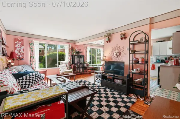 29606 Hoover RD #606, Warren, MI 48093
