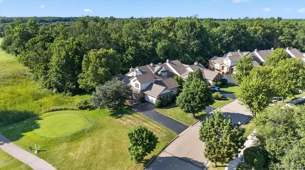 10301 Golfside DR, Grand Blanc Charter Township, MI 48439
