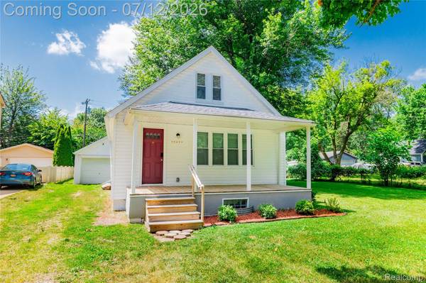 25450 6th ST, Grosse Ile Township, MI 48138