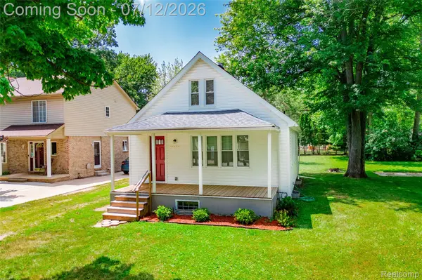 25450 6th ST, Grosse Ile Township, MI 48138