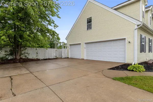 13046 Stony Brook PASS, Fenton Charter Township, MI 48451