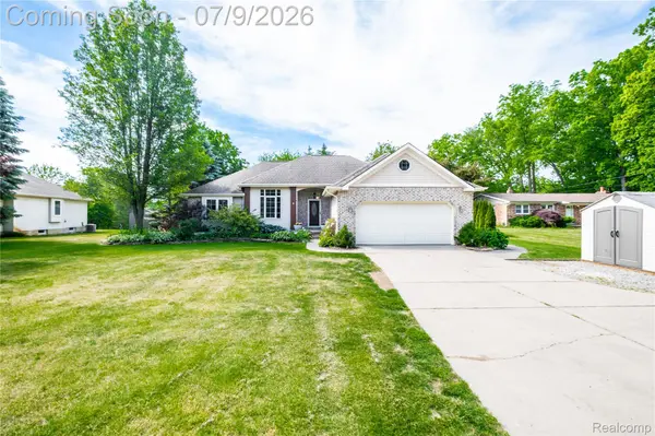 3483 Lahring RD, Fenton Charter Township, MI 48451