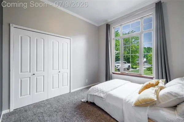 3483 Lahring RD, Fenton Charter Township, MI 48451