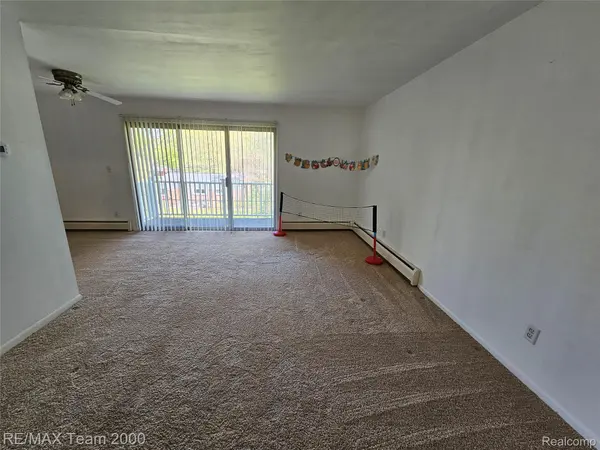 33234 KINGSLANE #11, Farmington, MI 48336