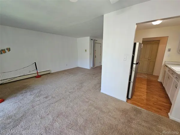 33234 KINGSLANE #11, Farmington, MI 48336