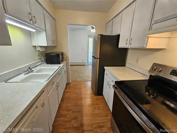 33234 KINGSLANE #11, Farmington, MI 48336