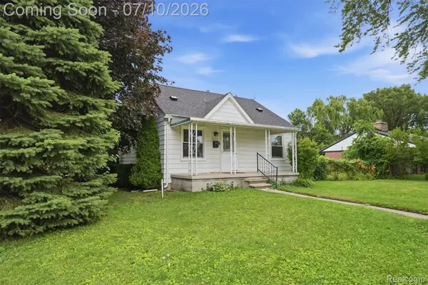 1642 Lathers ST, Garden City, MI 48135