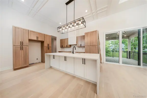 7509 Maple Ridge DR, Independence Charter Township, MI 48346