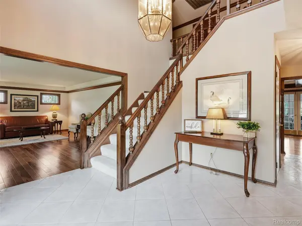 2463 Kimberly Fair ST, Rochester Hills, MI 48309