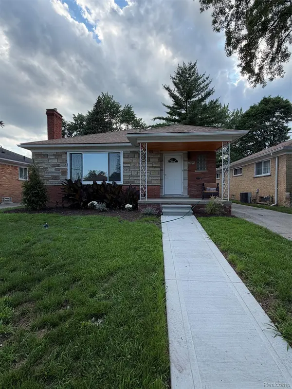 24091 Eastwood ST, Oak Park, MI 48237