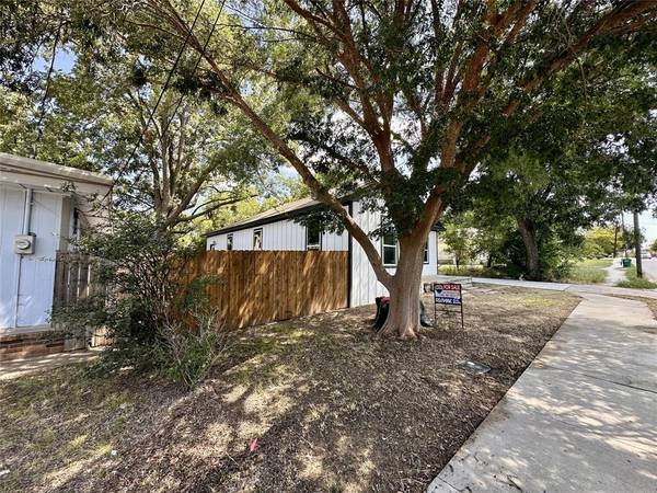 1007 E Broadway Street, Gainesville, TX 76240
