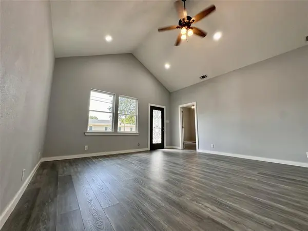 1007 E Broadway Street, Gainesville, TX 76240