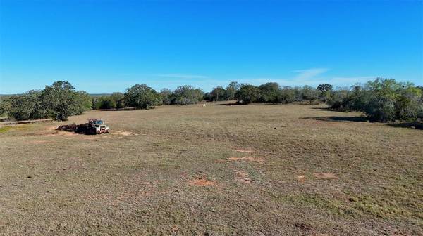 7180 County Road 283, Gonzales, TX 78632