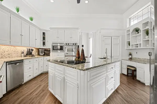 5205 Vicksburg Drive, Arlington, TX 76017