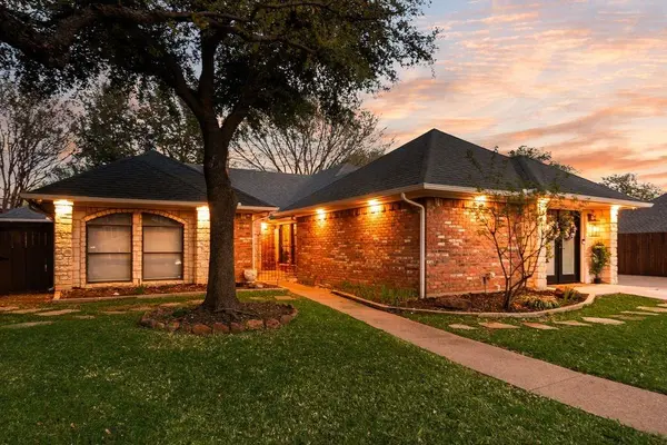 1032 Pebble Beach Drive, Mansfield, TX 76063