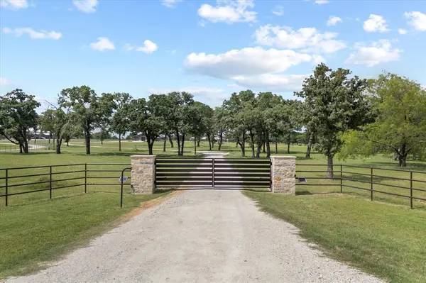 10701 Osburn Road, Pilot Point, TX 76258