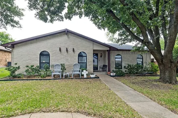 10826 Wallbrook Drive, Dallas, TX 75238