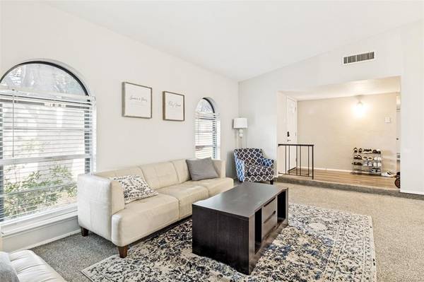 10826 Wallbrook Drive, Dallas, TX 75238