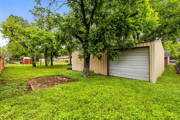 2700 Briarwood Lane, Bellmead, TX 76705
