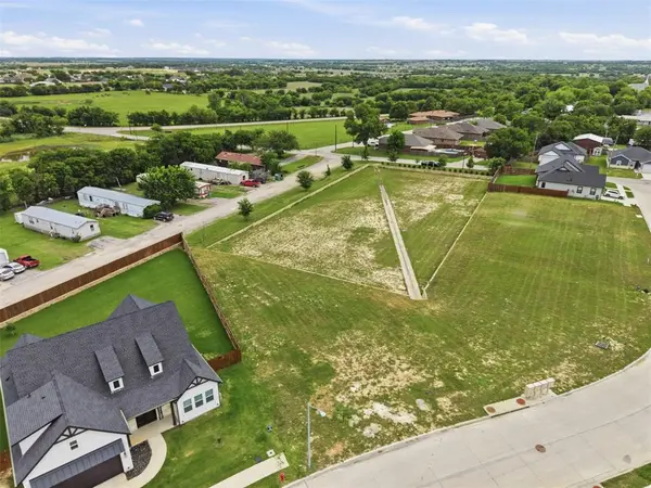 516 Highview Court, Godley, TX 76044