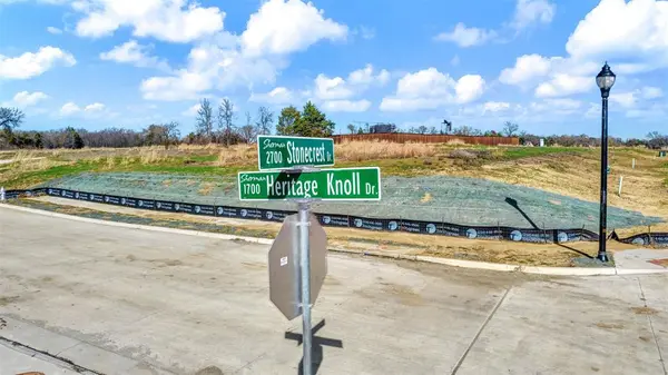 2715 Stonecrest Drive, Sherman, TX 75092