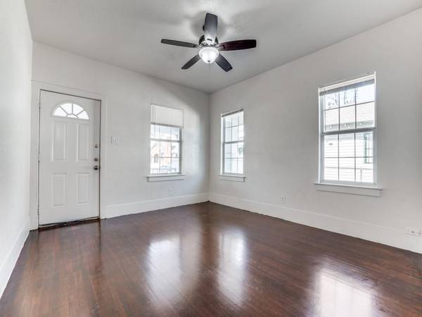 1630 Poplar Street, Dallas, TX 75215