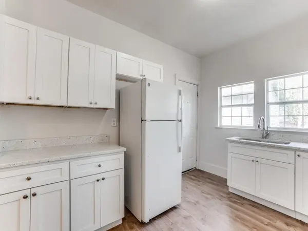 1630 Poplar Street, Dallas, TX 75215