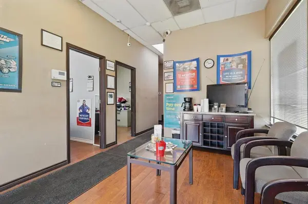 318 S Industrial Boulevard, Euless, TX 76040