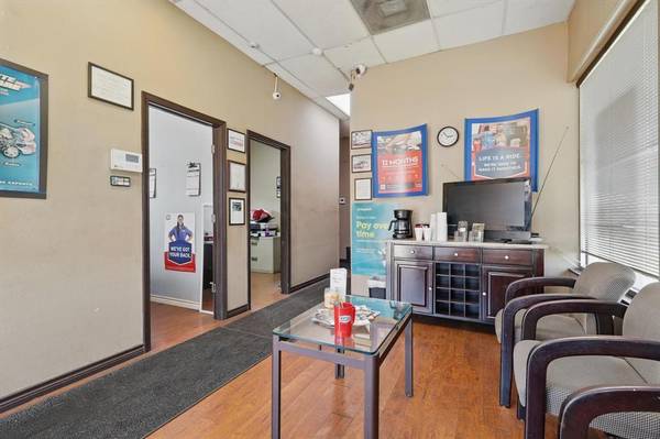 318 S Industrial Boulevard, Euless, TX 76040