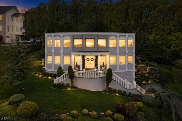 47 Mountainwood Ct, Totowa Boro, NJ 07512