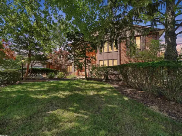 4677 Rolling Ridge RD, West Bloomfield Twp, MI 48323