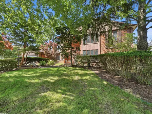 4677 Rolling Ridge RD, West Bloomfield Twp, MI 48323