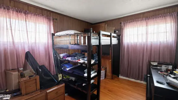 21707 Timberidge ST, St Clair Shores, MI 48082