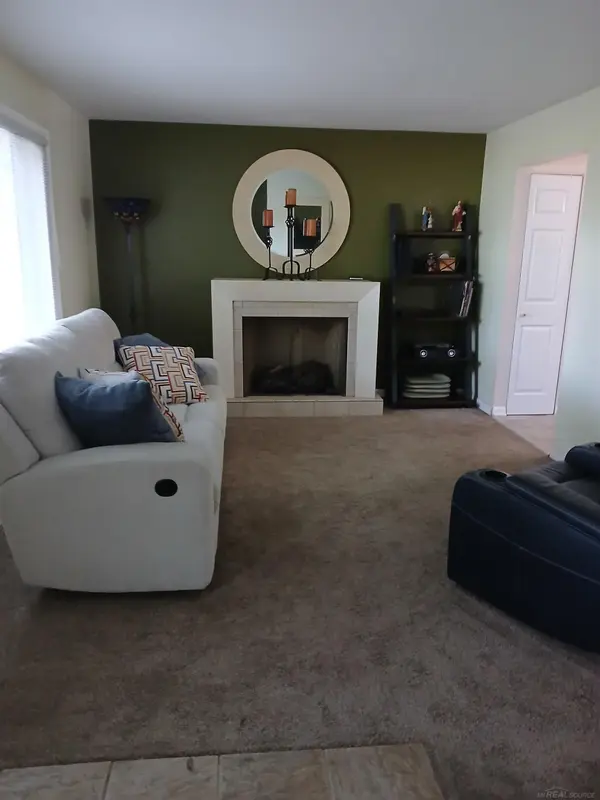 22700 Grove ST, St Clair Shores, MI 48080