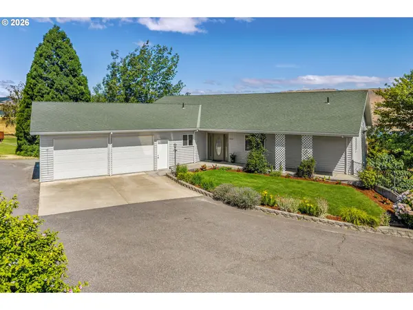 3035 E 12TH ST, The Dalles, OR 97058