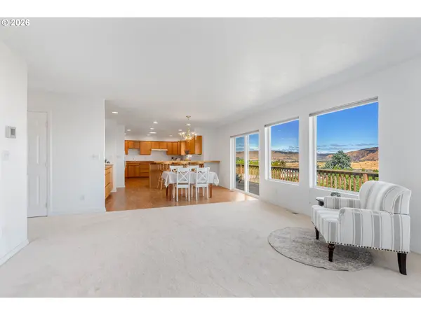 3035 E 12TH ST, The Dalles, OR 97058