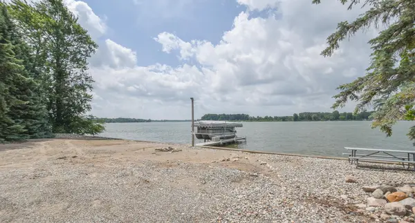 214 Narrows RD, Coldwater, MI 49036