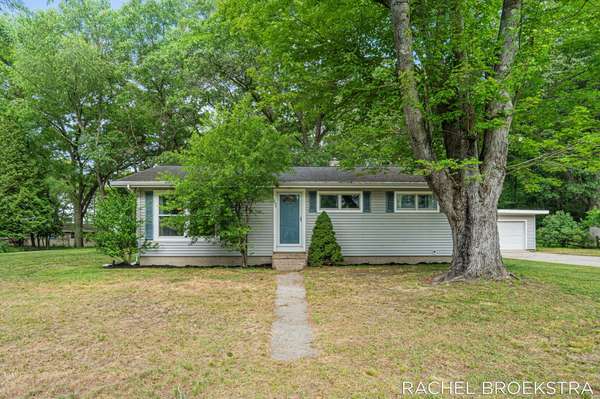 15703 Vineyard DR, Spring Lake Twp, MI 49456