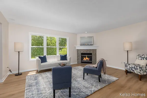 2222 Beatrice DR NE, Grand Rapids Twp, MI 49505
