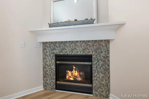 2222 Beatrice DR NE, Grand Rapids Twp, MI 49505