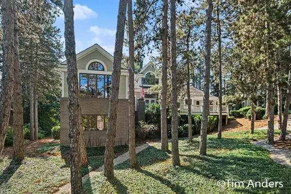 3433 Meadowood Trail DR SE, Cascade Twp, MI 49546