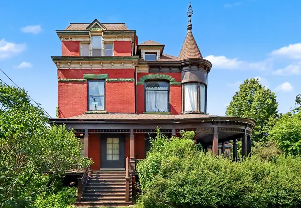 916 W Kalamazoo AVE, Kalamazoo City, MI 49007